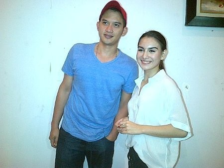 Rezky Aditya Jalani Gaya Pacaran Adem Ayem dengan Irish Bella