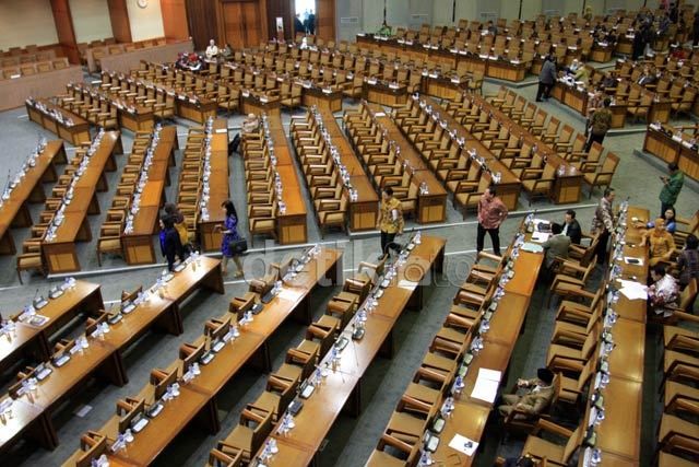 Janji Jam 3 Sore, Paripurna DPR Pengesahan Anggaran 2015 Belum Mulai Juga