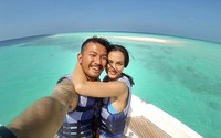 Bikin iri! Rio Dewanto dan Atiqah Hasiholan mesra di Maladewa. (Instagram/Atiqah Hasiholan)