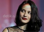So Sexy... Pevita Pearce Berbaju Menerawang