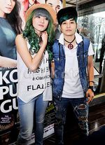The Virgin Kompak dengan Rambut Hijau