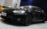 Mobil Listrik Tesla Meluncur di Jakarta