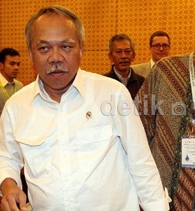 Menteri Basuki di Papua: Kita Bikin Jalan Agar Harga Murah