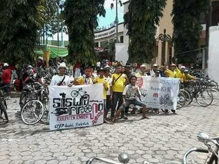 Beri Dukungan, Pemuda Muhammadiyah Naik Sepeda dari Jember ke KPK