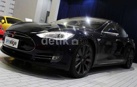 Ini Cara Merawat Mobil Listrik Tesla, Tak Perlu Ganti Oli Lho