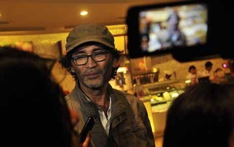 Kerabat Tutupi Kanker Hati Stadium Lanjut yang Diderita Alex Komang