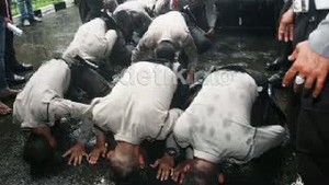 Anggota Polri Sujud Syukur, Badrodin: Ekspresi Itu Silakan Saja