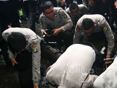 BG Menang Polisi Sujud Syukur