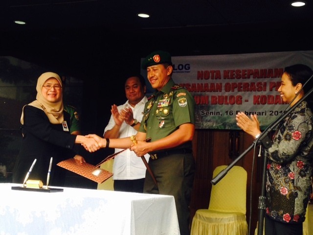 Cegah Ancaman Preman dan Calo, Bulog Gandeng Kodam Jaya Salurkan Beras Murah