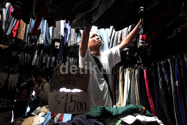 Murah dan Bergengsi, Jadi Alasan Konsumen Beli Pakaian Bekas Impor