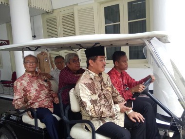 Syafii Maarif: Presiden Panglima Tertinggi, Segeralah Bertindak Syafii Maarif: Presiden Panglima Tertinggi, Segeralah Bertindak