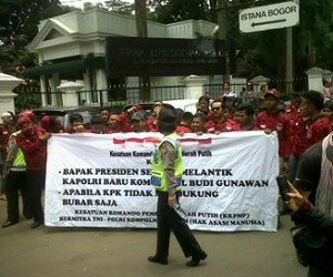Massa Pro BG Kejar Jokowi hingga ke Istana Bogor, Tuntut Komjen BG Dilantik