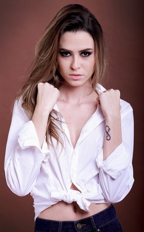 Lebih Intim dengan Jan Ribeiro, Model Cantik Impor dari Brazil