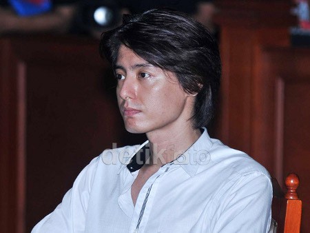 Asty Ananta Konvoi Bareng Sohib Jemput Pembebasan Roger Danuarta di Lido