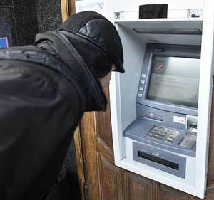 Ketika ATM Jadi Dispenser Uang Hacker