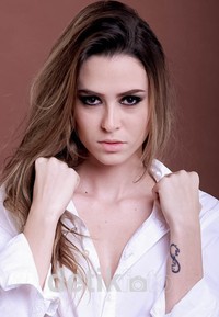 Tergabung di agensi Pro Model Management, Jan adalah salah satu model asing yang mengembangkan kariernya di Indonesia.