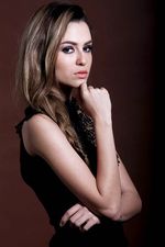 Jan Ribeiro, Model Cantik Impor dari Brasil