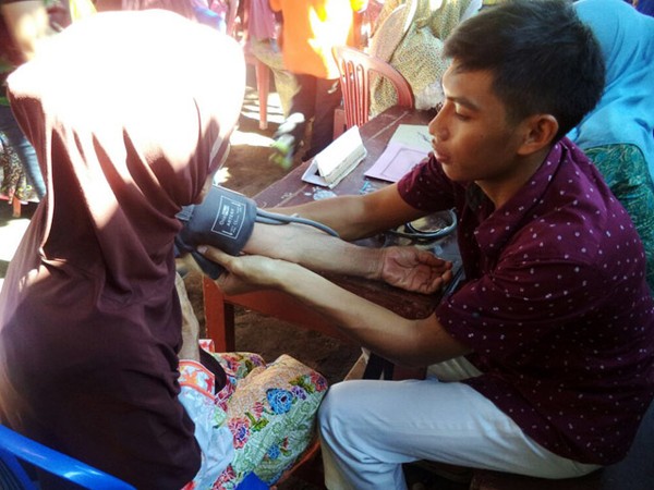 Tim Ekspedisi NKRI Cek Kesehatan Warga Lombok Timur