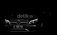 Meski memiliki segudang keunggulan, mesin yang masih meminum banyak bahan bakar menjadi salah satu poin minus pada mobil ini. Wajar saja, mobil ini menggendong mesin besar berkapasitas 5.461 cc yang ditambah dengan turbo ganda.