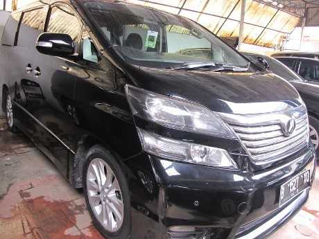 Vellfire, Bekas Taksi Silver Bird Paling Laris