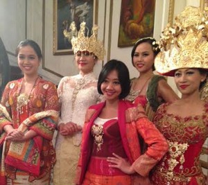 Cerita Asri Welas Dapat Pembeli dari Mancanegara Pasca Pamer Karya di NY