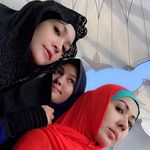Cantiknya Maia Estianty Berhijab di Mekkah