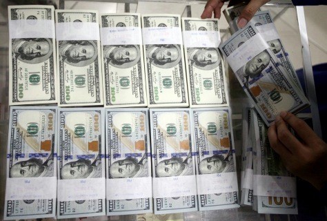 Terus Perkasa, Dolar Nyaris Sentuh Rp 12.900