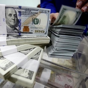 Terus Perkasa, Dolar Nyaris Sentuh Rp 12.900