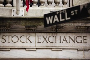 S&P Cetak Rekor, Tembus 2.100