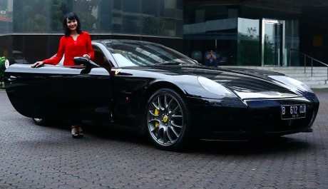 Nunu Datau Jatuh Cinta dengan Ferrari