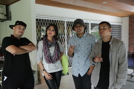 Setelah Ade Govinda, Deasy Natalia Kini Dilirik Dj Asal Malaysia Setelah Ade Govinda, Deasy Natalia Kini Dilirik Dj Asal Malaysia
