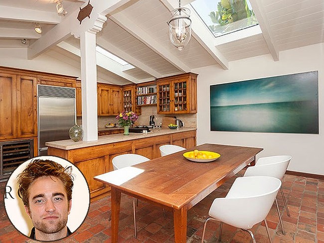 Wuow! Ternyata Dapur Robert Pattinson dan Jennifer Lopez Tertata Rapi dan Cantik! (1)