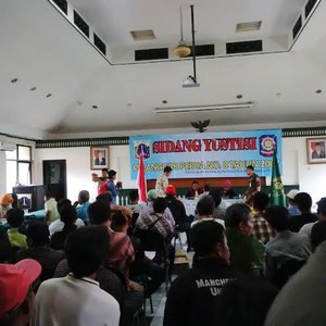 Kecamatan Tanah Abang Disesaki PKL dan Pembuang Sampah Sembarangan