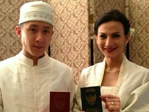 Ini Dia Foto-foto Pernikahan Wanda Hamidah dan Daniel Patrick Hadi Schuldt