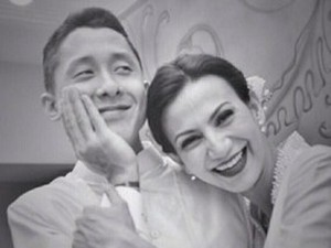Perhiasan Emas 14 Gram Jadi Mas Kawin Wanda Hamidah dan Daniel