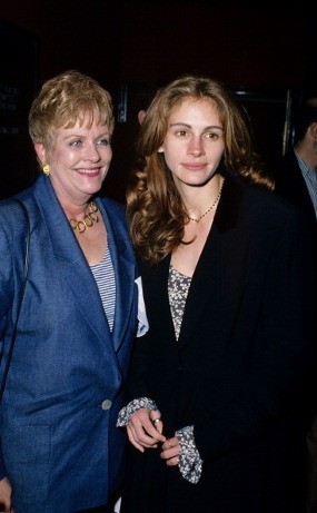 Ibu Julia Roberts Meninggal Dunia karena Kanker Paru-paru
