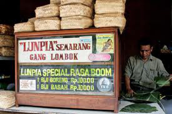 Mana yang Enak? Lunpia Gang Lombok, Mataram atau Jalan Pemuda Mana yang Enak? Lunpia Gang Lombok, Mataram atau Jalan Pemuda