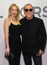 Kate Hudson Seksi Berbibir Merah