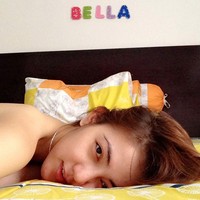 Pelantun 'Mungkin Dia Lelah' itu kerap mengunggah foto dirinya sebelum tidur atau saat bangun tidur. (Instagram/Bella Shofie)