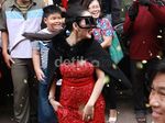 Kacamata Futuristik Syahrini