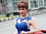 Si Seksi Roro Fitria dan Porsche Kesayangannya