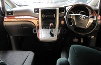 Interior Vellfire yang dijual Blue Bird. Mobil ini diklaim Blue Bird selalu dirawat.