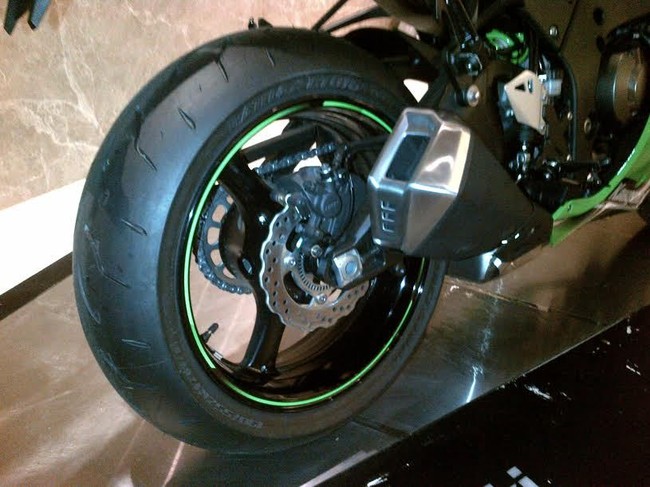 Apa Kerennya Moge Kawasaki Ninja ZX-10R? Ini Speknya Apa Kerennya Moge Kawasaki Ninja ZX-10R? Ini Speknya