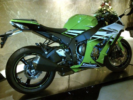Apa Kerennya Moge Kawasaki Ninja ZX-10R? Ini Speknya Apa Kerennya Moge Kawasaki Ninja ZX-10R? Ini Speknya