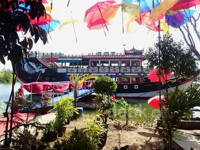 Arungi Muara Naik Kapal Cheng Ho di Batam