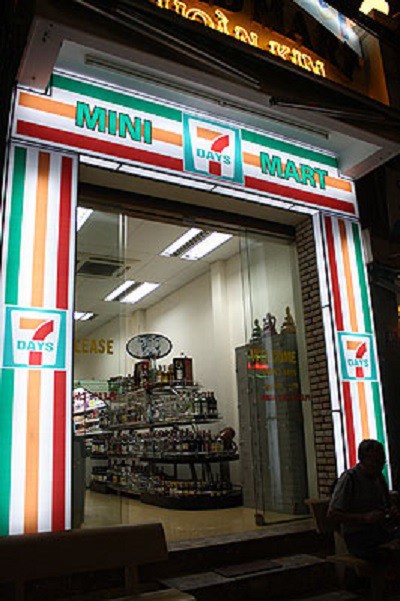 9 Nine-one dan 7 Days, Tiruan 7 Eleven di Tiongkok dan Vietnam