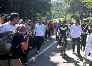 Jokowi Gowes Sepeda di Acara Car Free Day Bogor