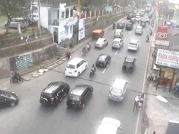 Arus Balik Libur Imlek, Tol Cikampek ke Jakarta Macet