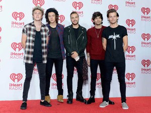 Tinggalkan Panggung Lebih Cepat, Ada Apa Antara Zayn Malik dan One Direction?