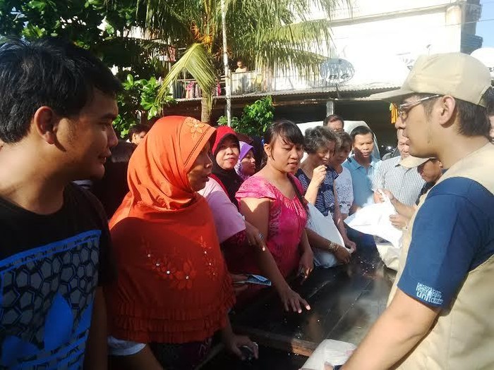 Demi Membeli Beras dengan Harga Miring, Warga Rela Antre Sejak Pagi